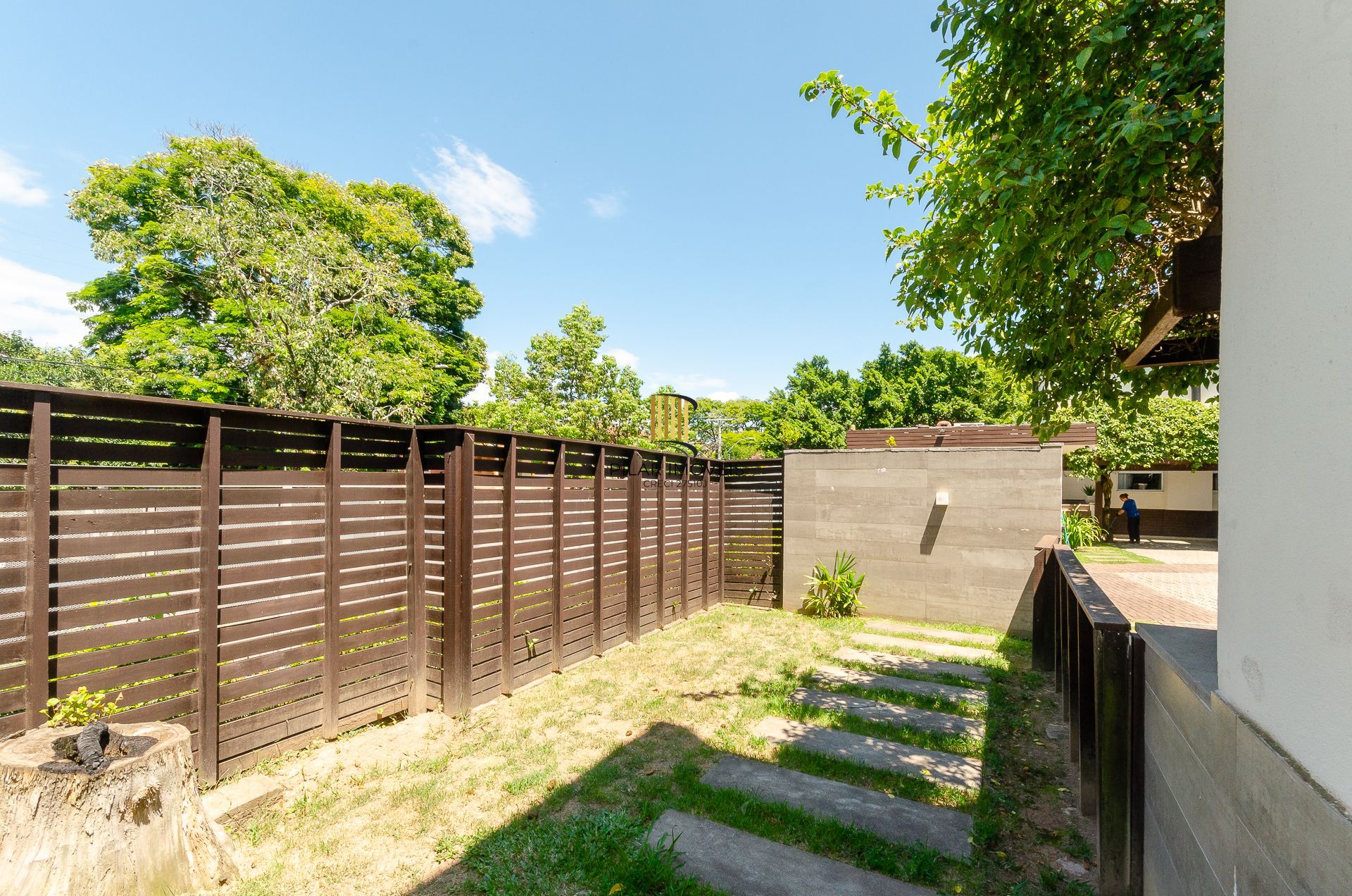 Casa de Condomínio em Porto Alegre, RS - Casa com 3 Suítes Plenas