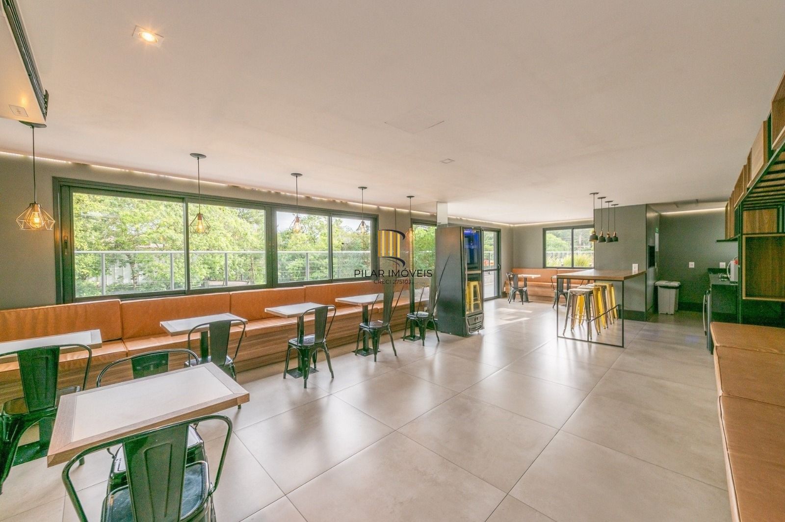 Yellow residence Apartamento de 2 Dormitórios Semimobiliado com 2 Vagas Próximo a Pucrs