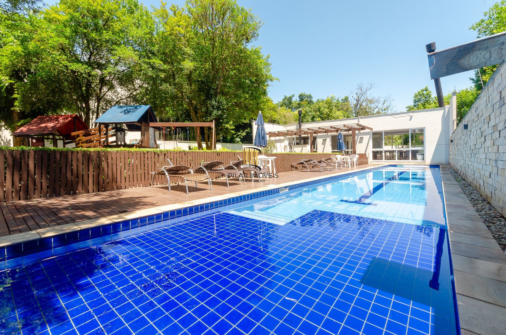 Casa de Condomínio em Porto Alegre, RS - Casa com 3 Suítes Plenas