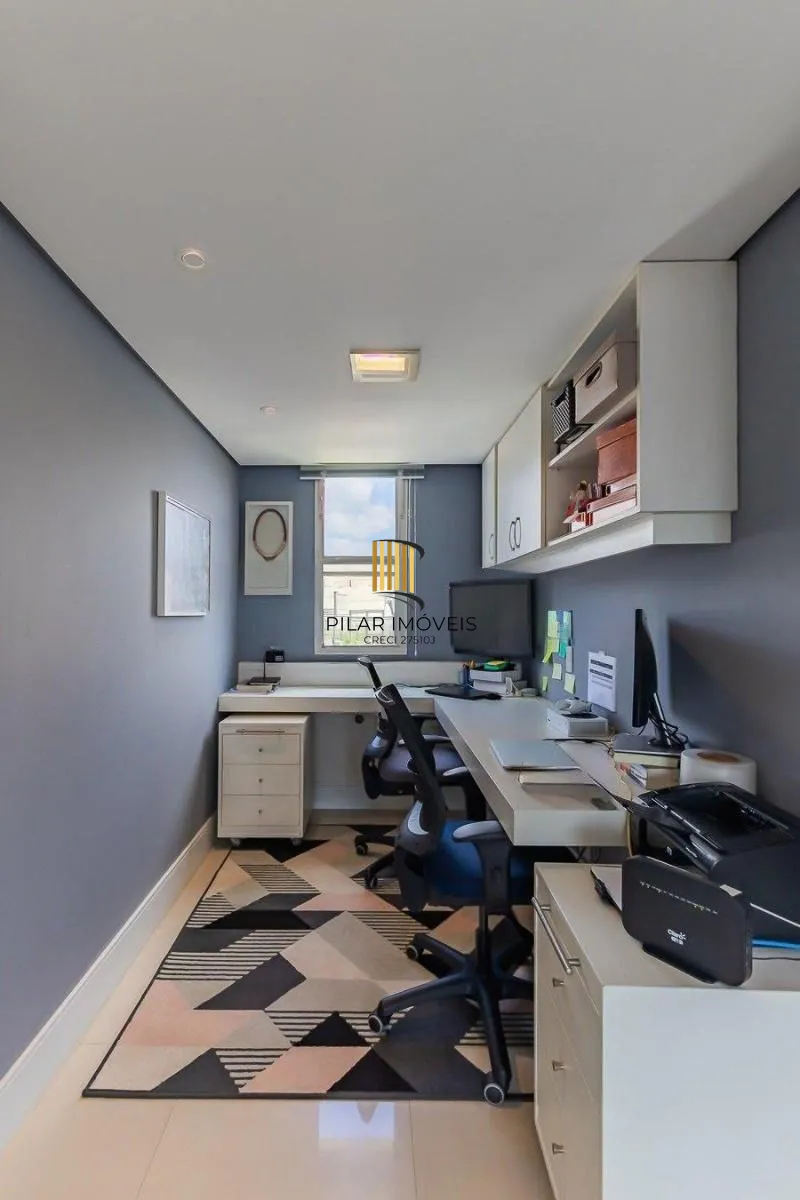 Apartamento de 3 dormitórios próximo ao Grêmio Náutico União