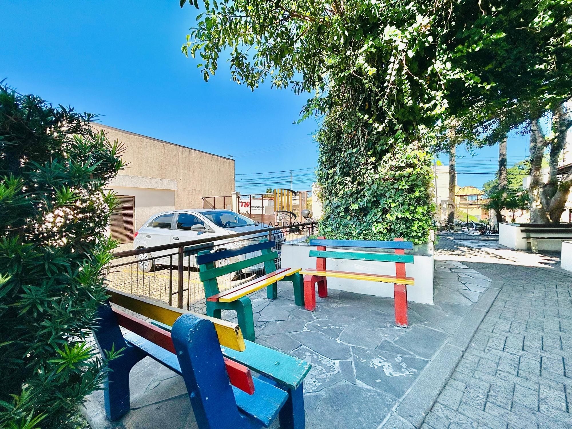 Condomínio Alto do Bosque - Apartamento no Bairro Lomba do Pinheiro