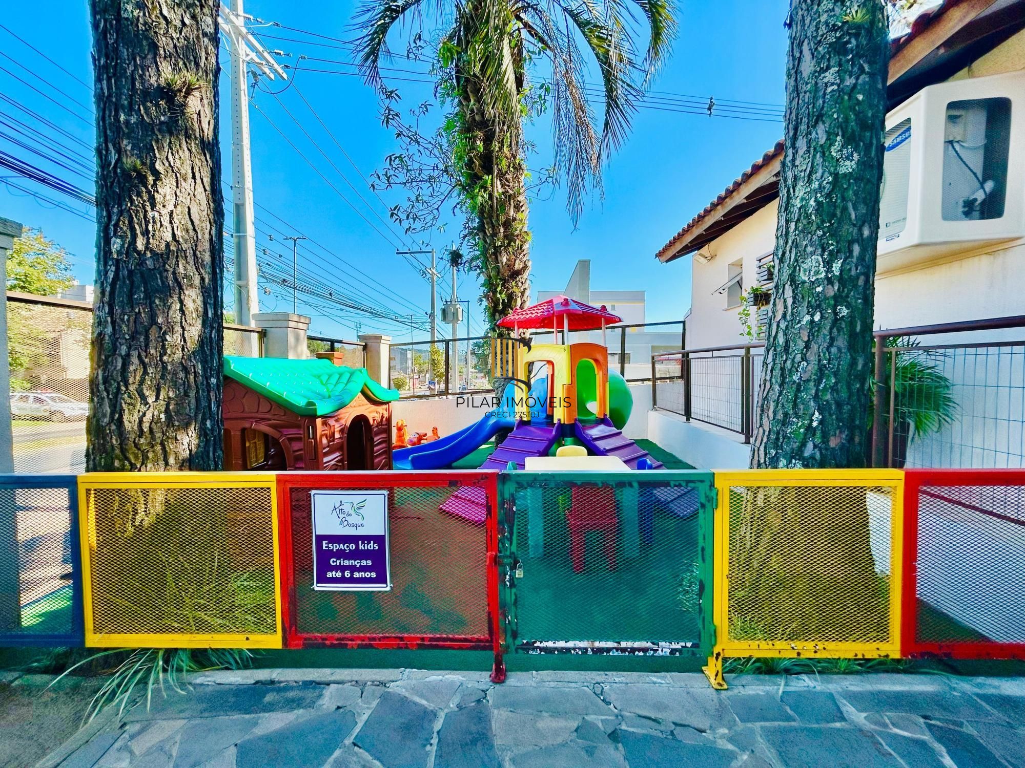 Condomínio Alto do Bosque - Apartamento no Bairro Lomba do Pinheiro