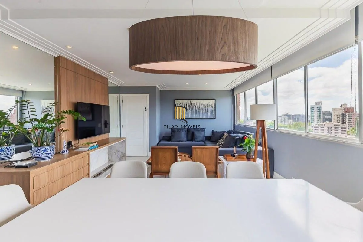 Apartamento de 3 dormitórios próximo ao Grêmio Náutico União