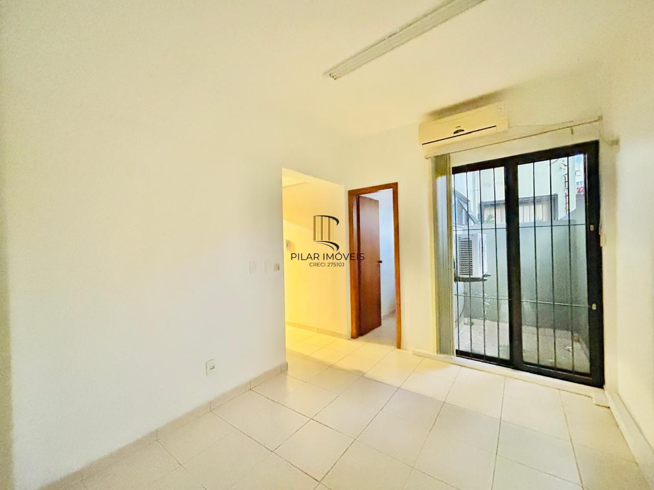 Centro Profissional El Greco Sala Comercial no Bairro Petrópolis