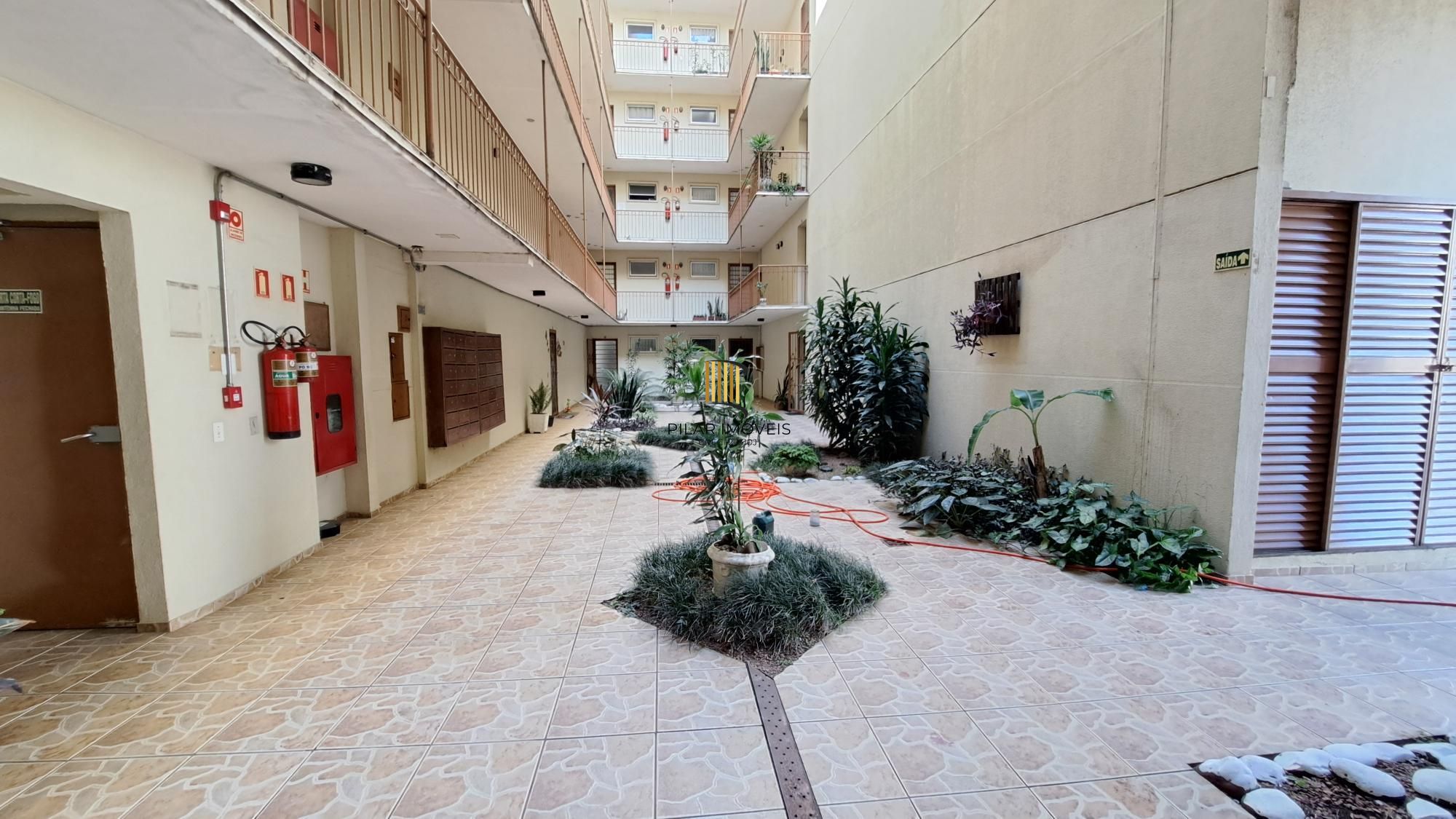 Edifício Pateo Santa Fé apartamento de 2 dormitórios com vaga no bairro Sarandi