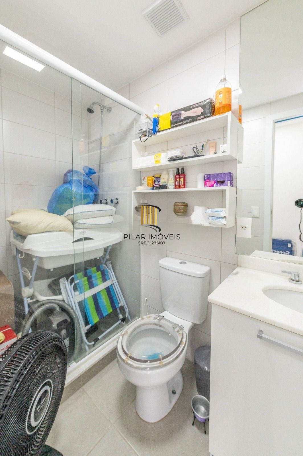 Yellow residence Apartamento de 2 Dormitórios Semimobiliado com 2 Vagas Próximo a Pucrs