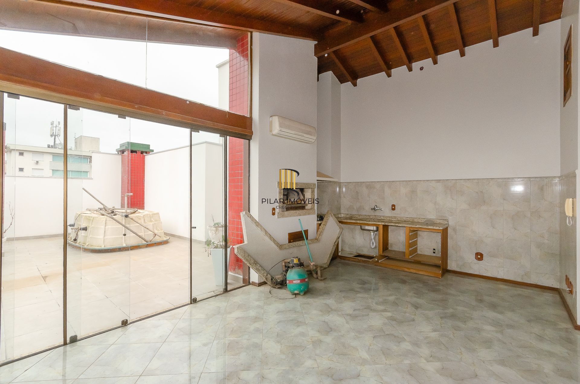 Edifício Canaã Cobertura com 3 dormitórios no bairro jardim Itú