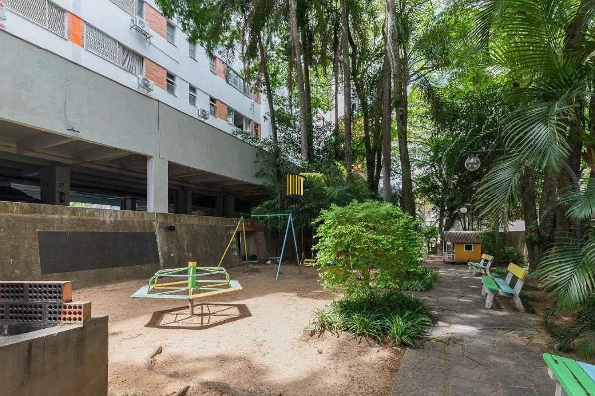 Apartamento de 3 dormitórios próximo ao Grêmio Náutico União