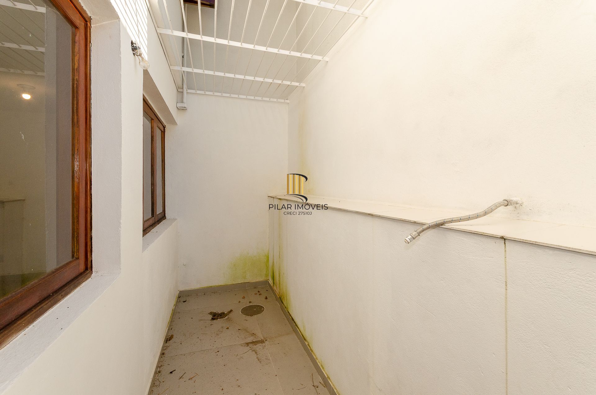Casa Residencial de 4 Quartos à Venda em Porto Alegre, RS