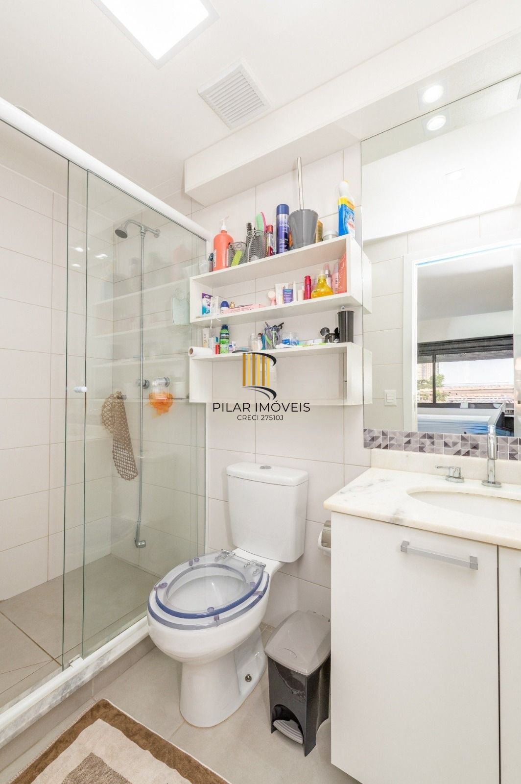 Yellow residence Apartamento de 2 Dormitórios Semimobiliado com 2 Vagas Próximo a Pucrs