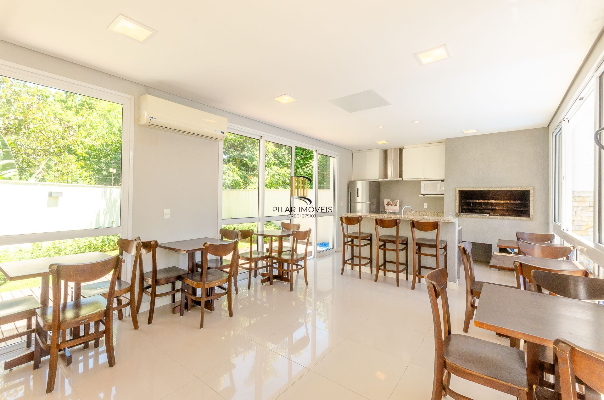 Casa de Condomínio em Porto Alegre, RS - Casa com 3 Suítes Plenas