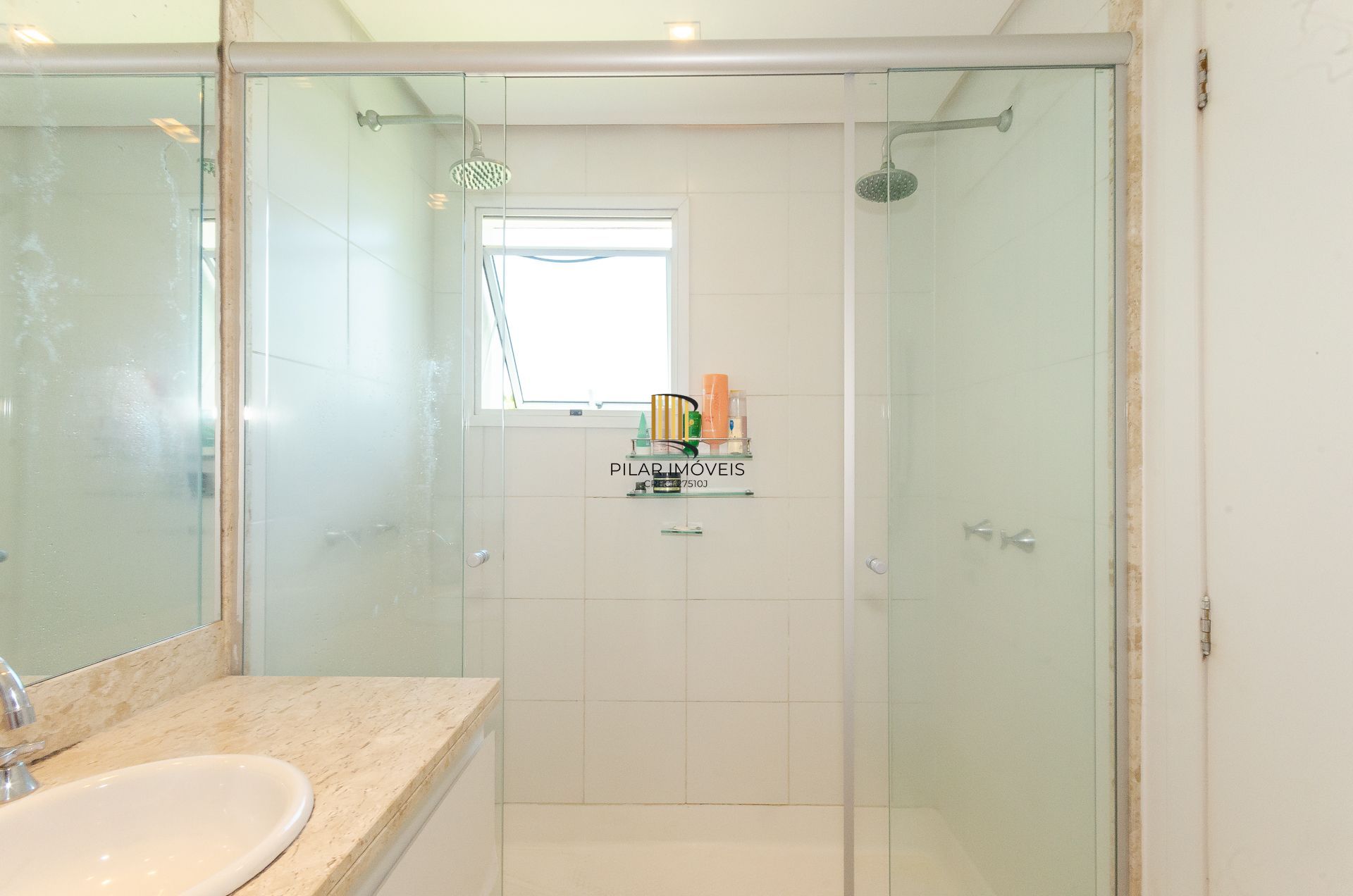 Casa de Condomínio em Porto Alegre, RS - Casa com 3 Suítes Plenas