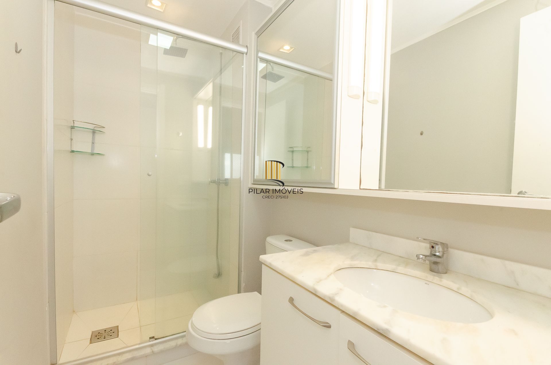 Icon Residencial Apartamento último andar de 2 dormitórios com Suíte Semi mobiliado