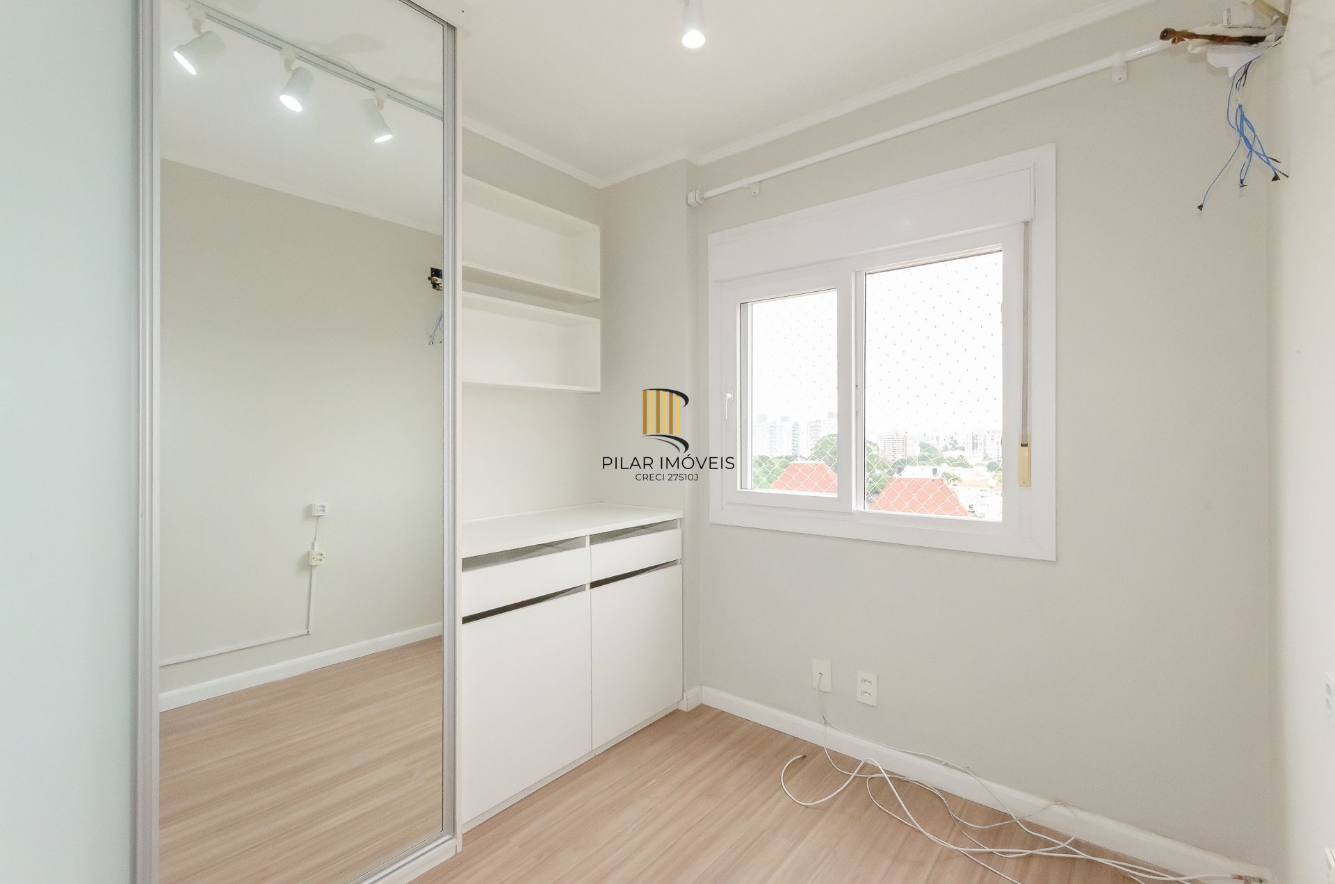 Icon Residencial Apartamento último andar de 2 dormitórios com Suíte Semi mobiliado