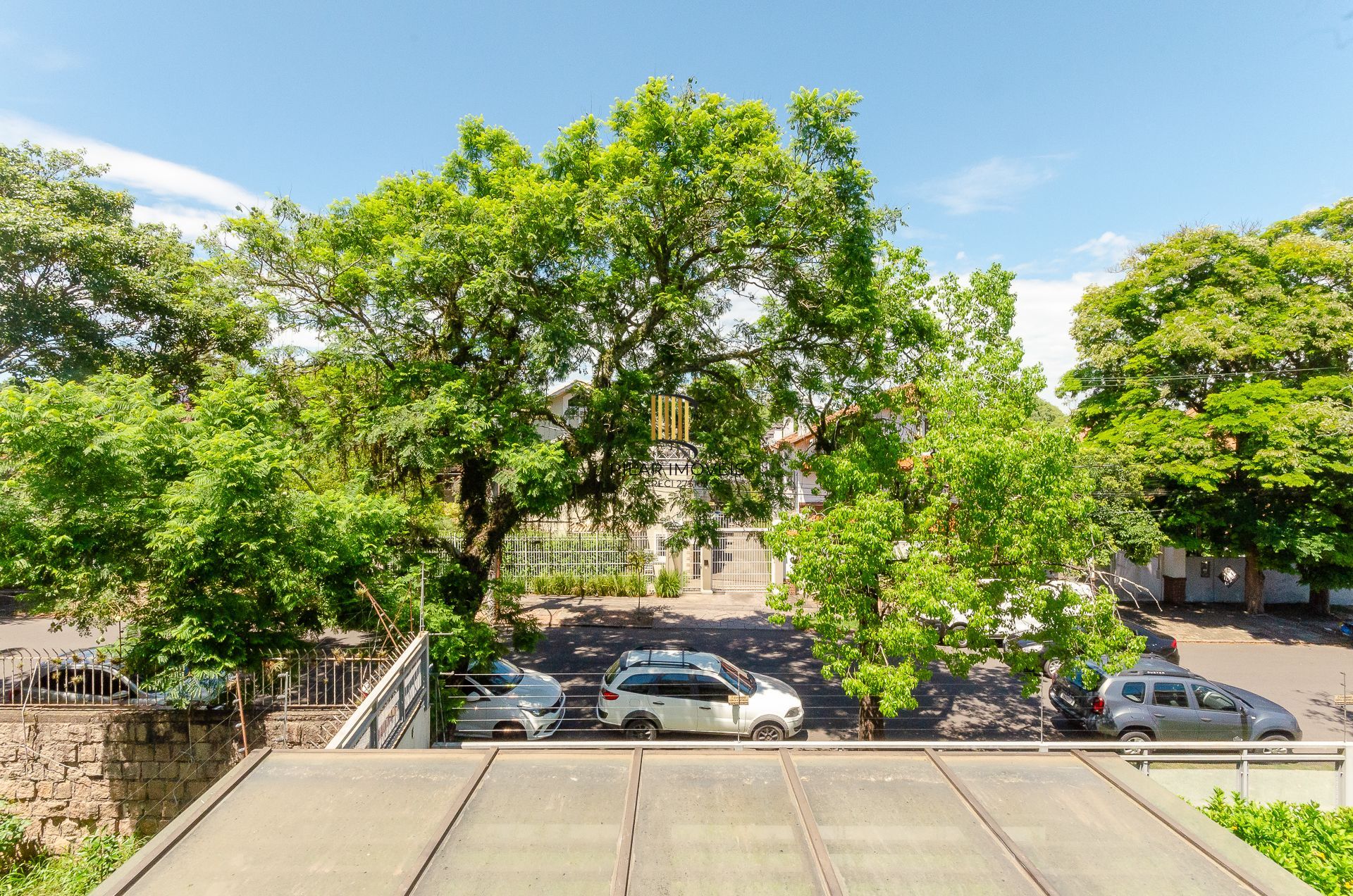 Casa de Condomínio em Porto Alegre, RS - Casa com 3 Suítes Plenas