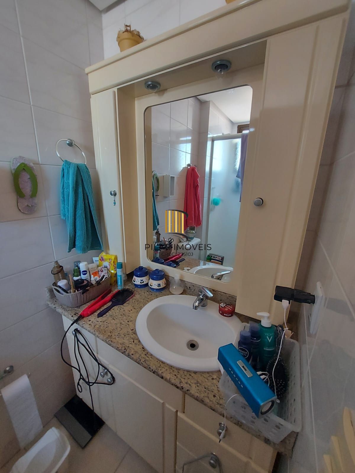 Colinas Garden Apartamento de 2 Dormitórios com Suíte e 2 Vagas no Bairro Passo d'Areia