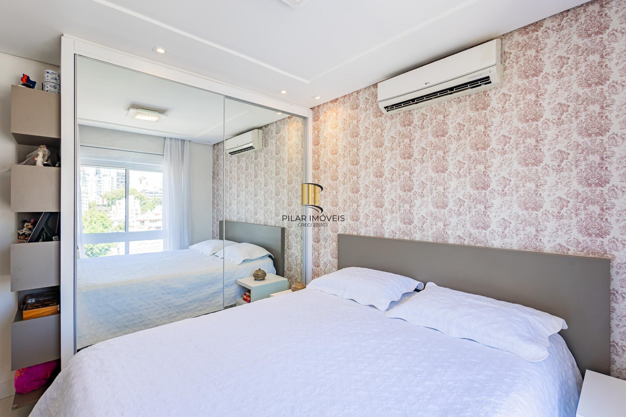 Apartamento Higienópolis de 2 Dormitórios com Suíte e Duas Vagas