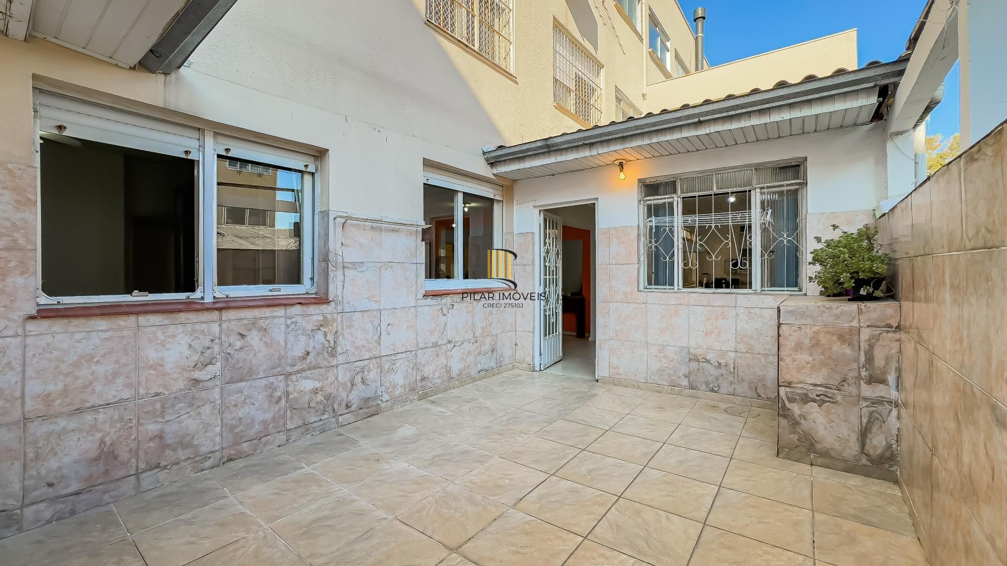 Apartamento garden 2 dormitórios com suíte e 1 vaga no bairro Jardim do Salso