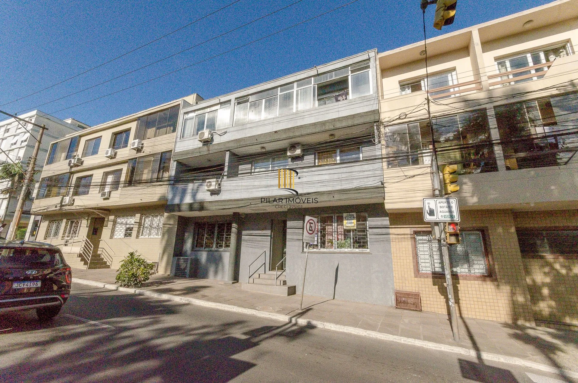 Apartamento de 1 Dormitório com Dependência de Empregada no bairro Petrópolis