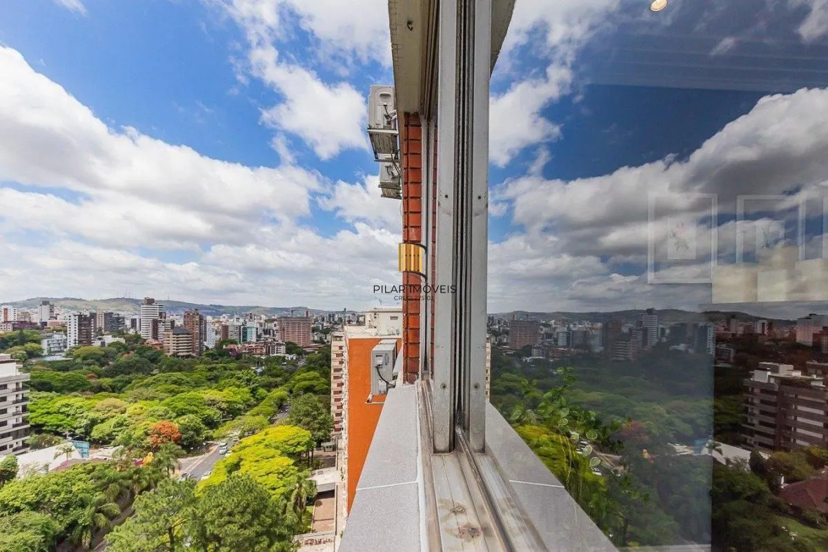 Apartamento de 3 dormitórios próximo ao Grêmio Náutico União