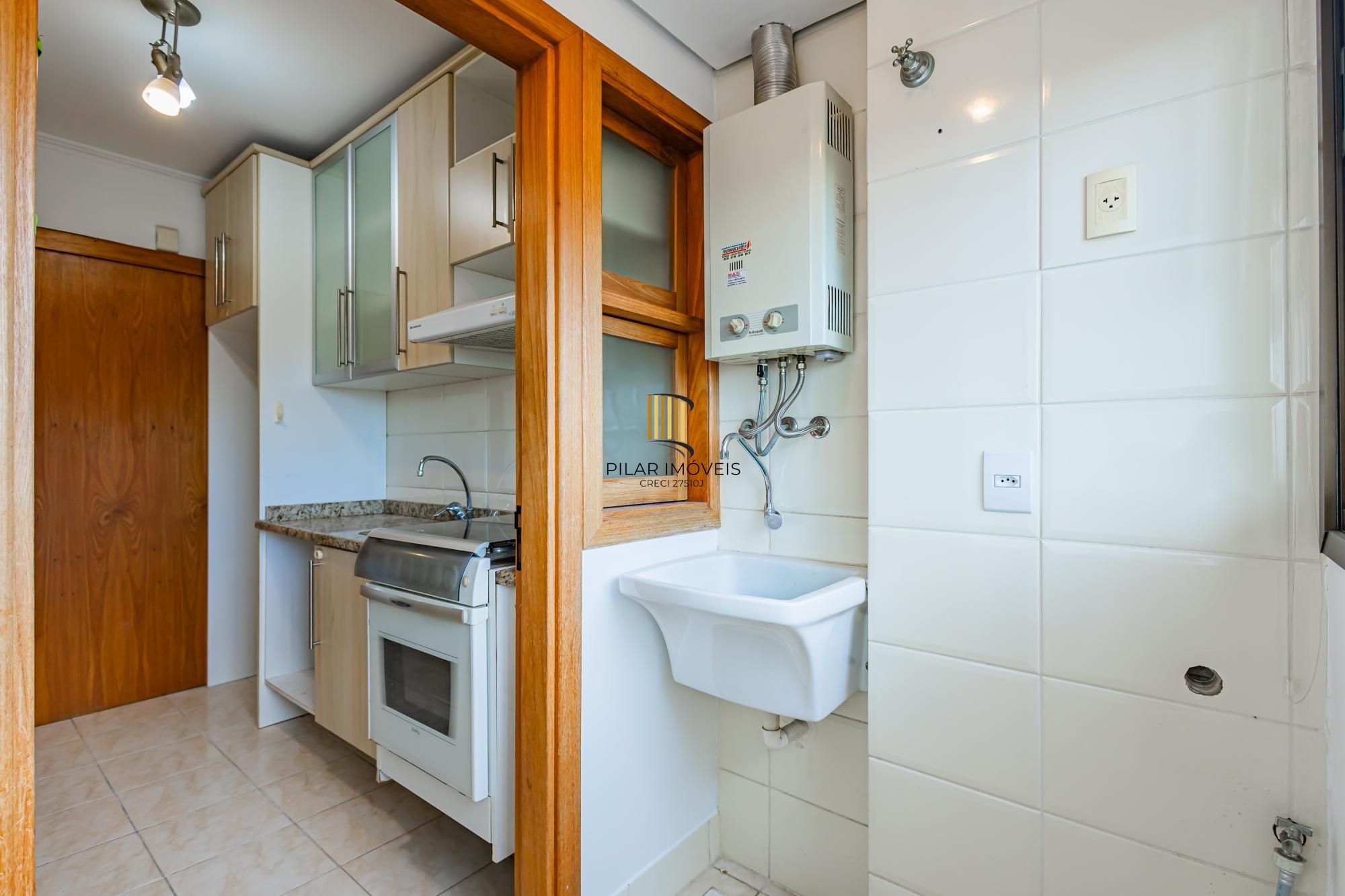 Colinas Garden Apartamento de 2 Dormitórios com Suíte e 2 Vagas no Bairro Passo d'Areia