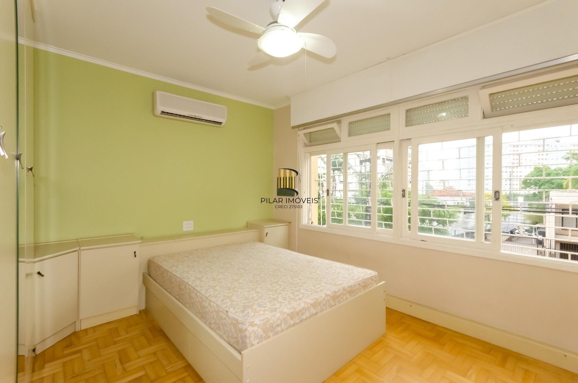Edifício Ione Apartamento 3 dormitórios no Bairro Petrópolis