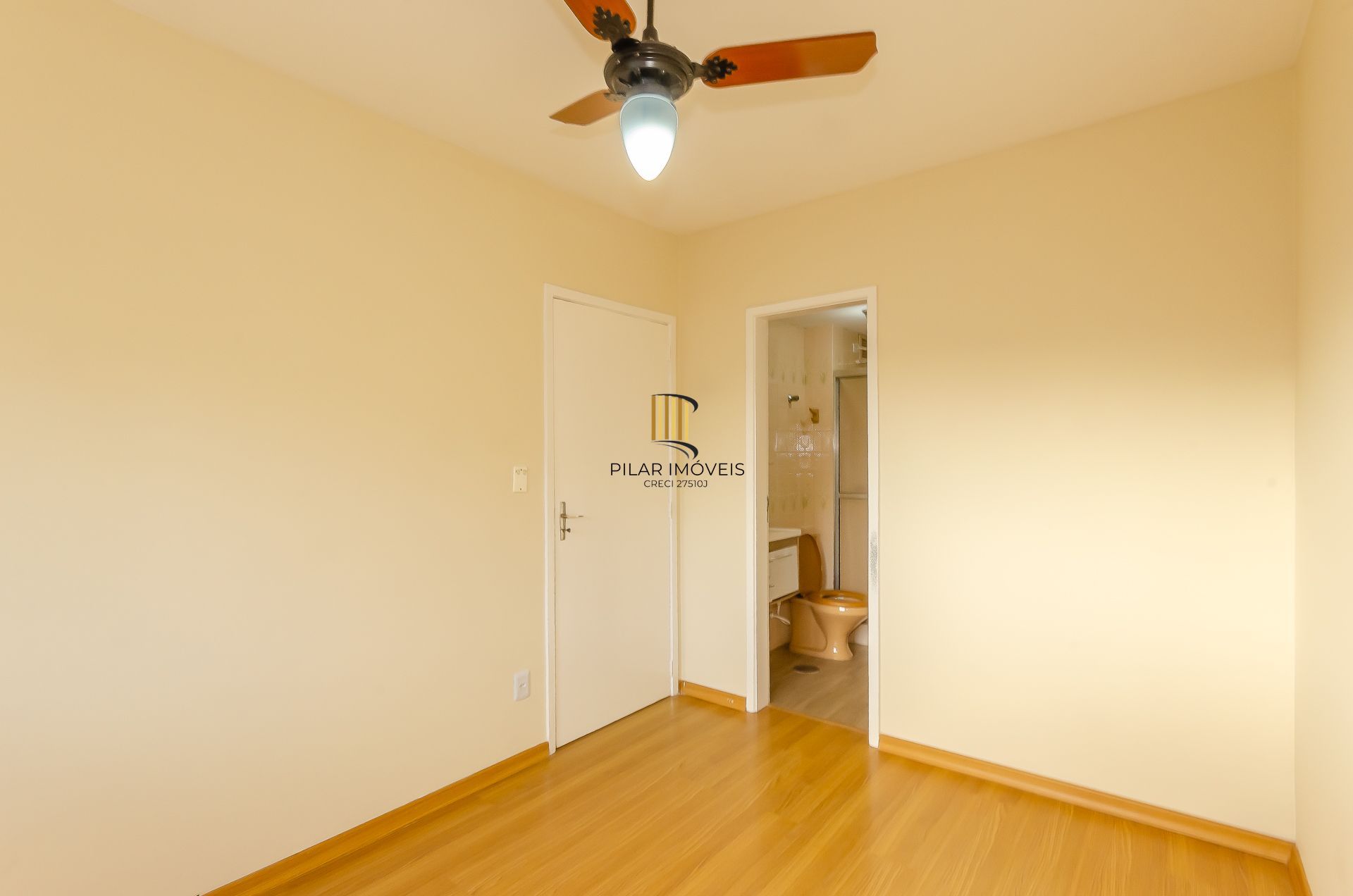 Edifício Torres do Sul - Apartamento a venda com 1 dormitório no Bairro Cavalhada