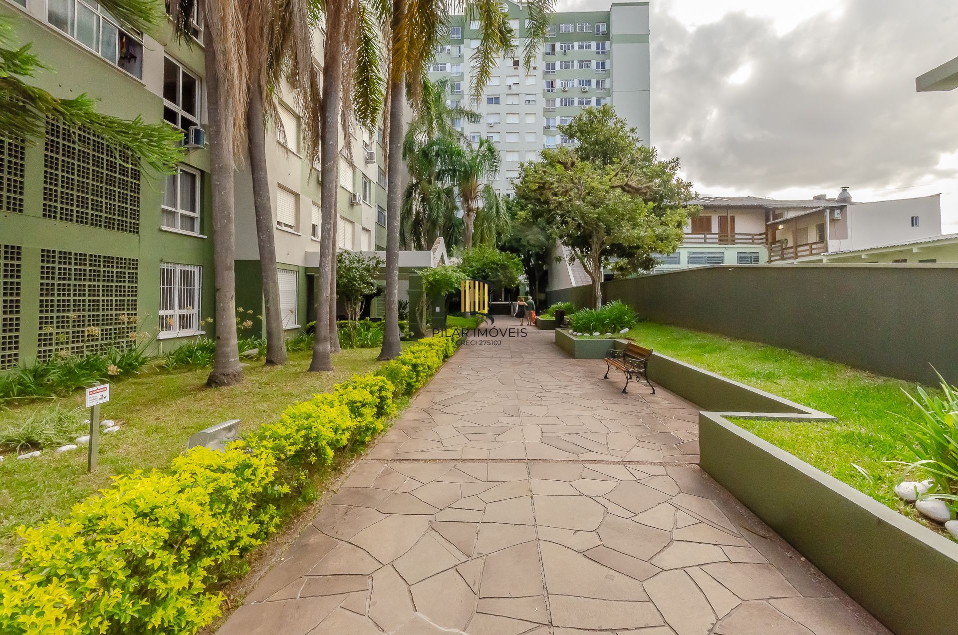 Edifício Torres do Sul - Apartamento a venda com 1 dormitório no Bairro Cavalhada