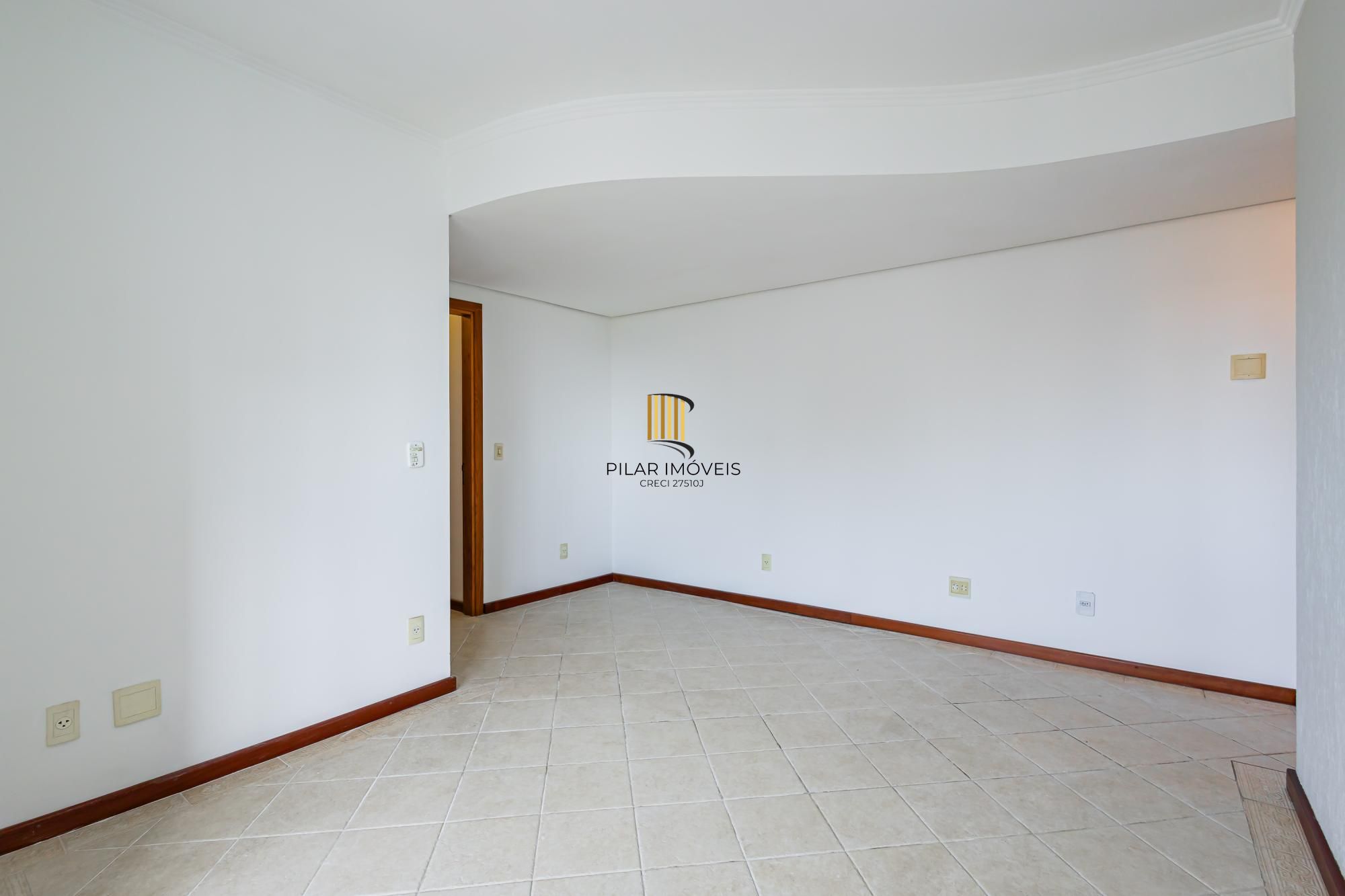 Colinas Garden Apartamento de 2 Dormitórios com Suíte e 2 Vagas no Bairro Passo d'Areia