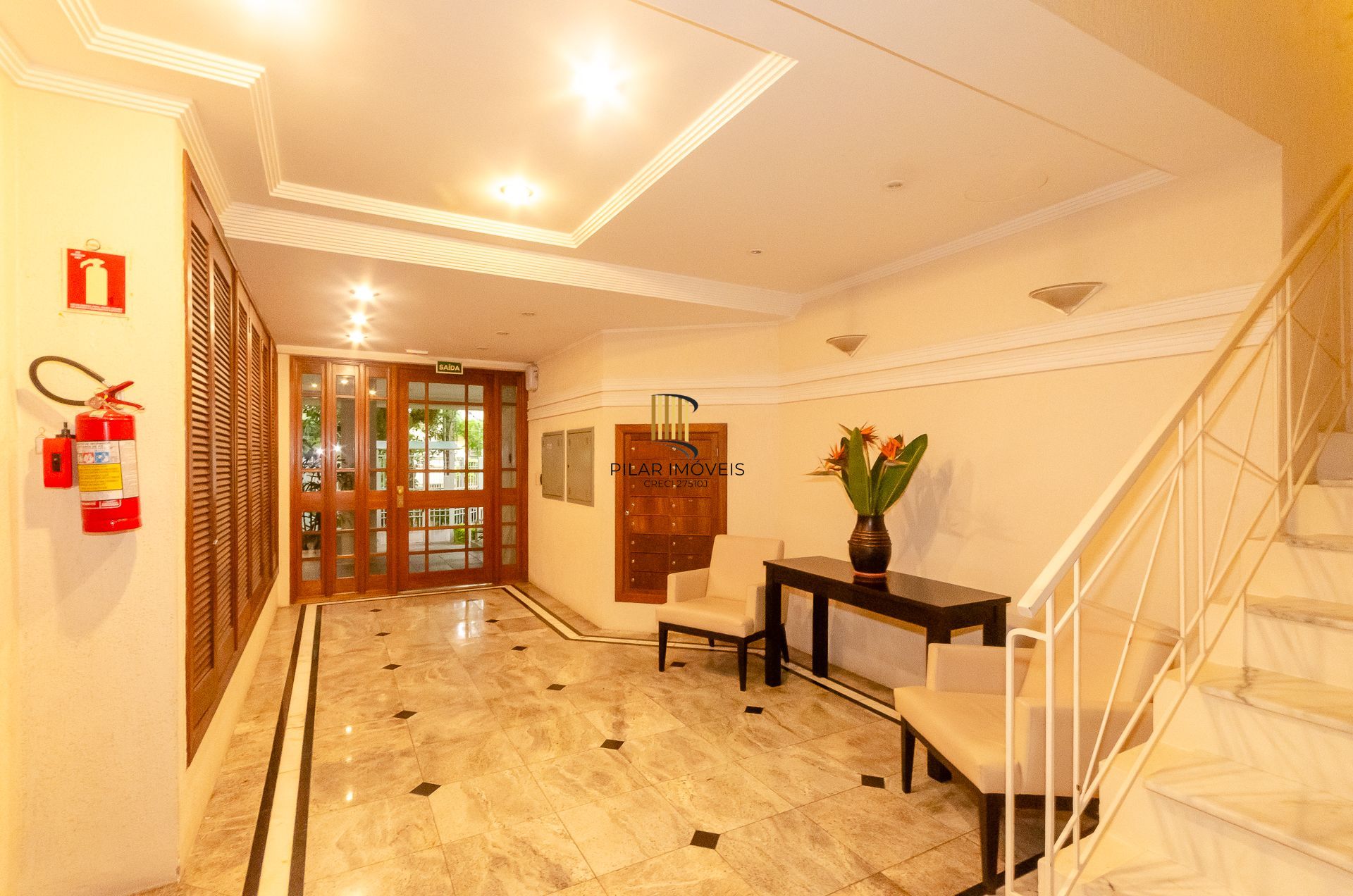 Edifício Luciana - Apartamento a venda com 2 dormitórios no Bairro Petrópolis