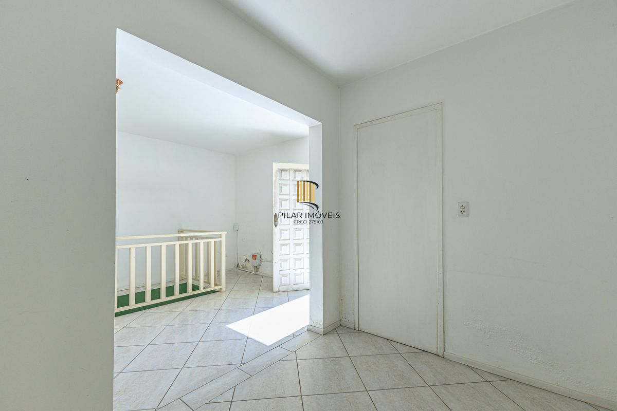 Casa 4 dormitórios Petrópolis