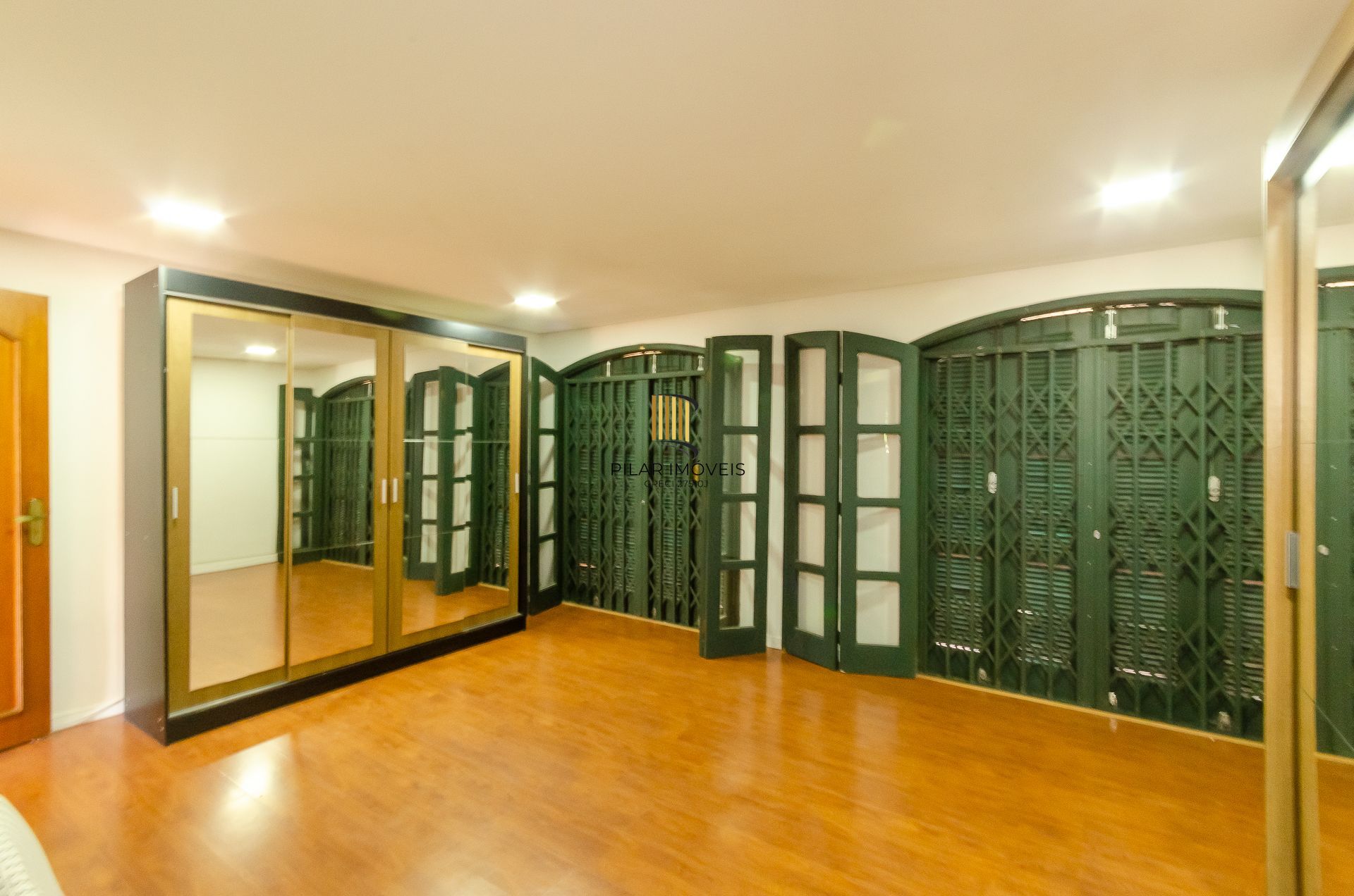 Casa no Bairro Glória - 4 dormitórios