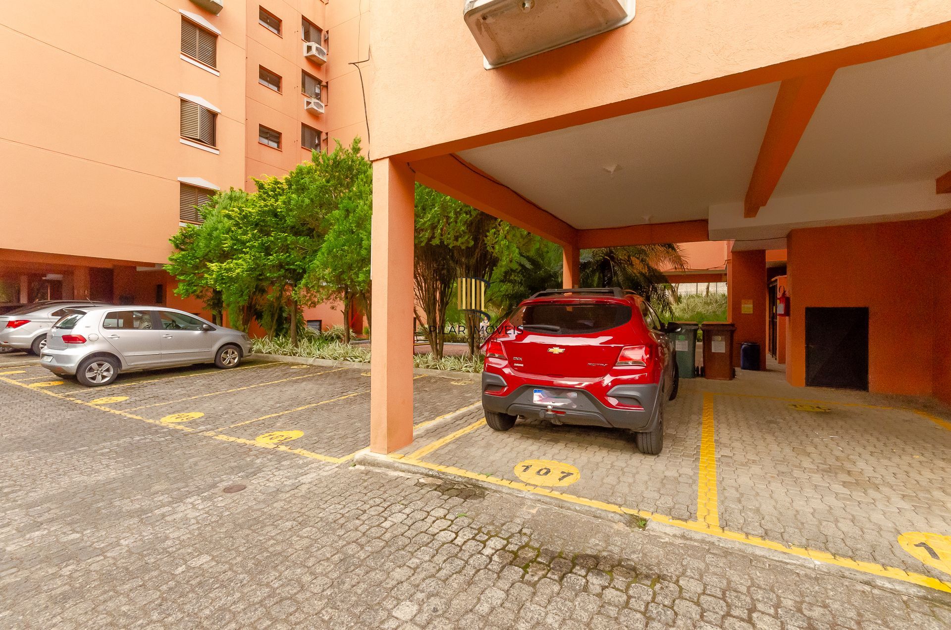 Edifício Residencial Villagio Di Roma- Apartamento a venda com 3 dormitórios no bairro Jardim Carvalho