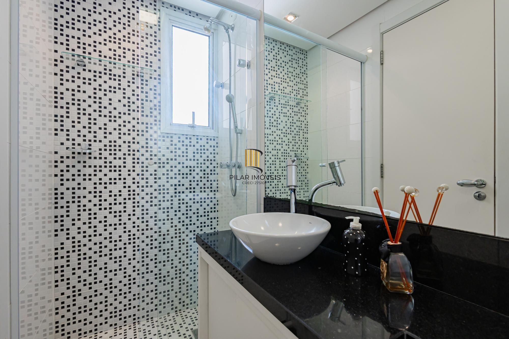 Apartamento Higienópolis de 2 Dormitórios com Suíte e Duas Vagas