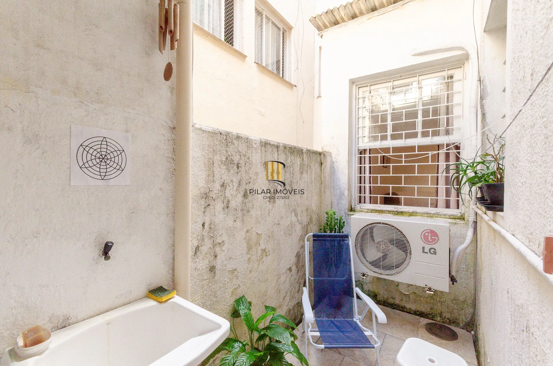 Apartamento de 1 Dormitório com Dependência de Empregada no bairro Petrópolis