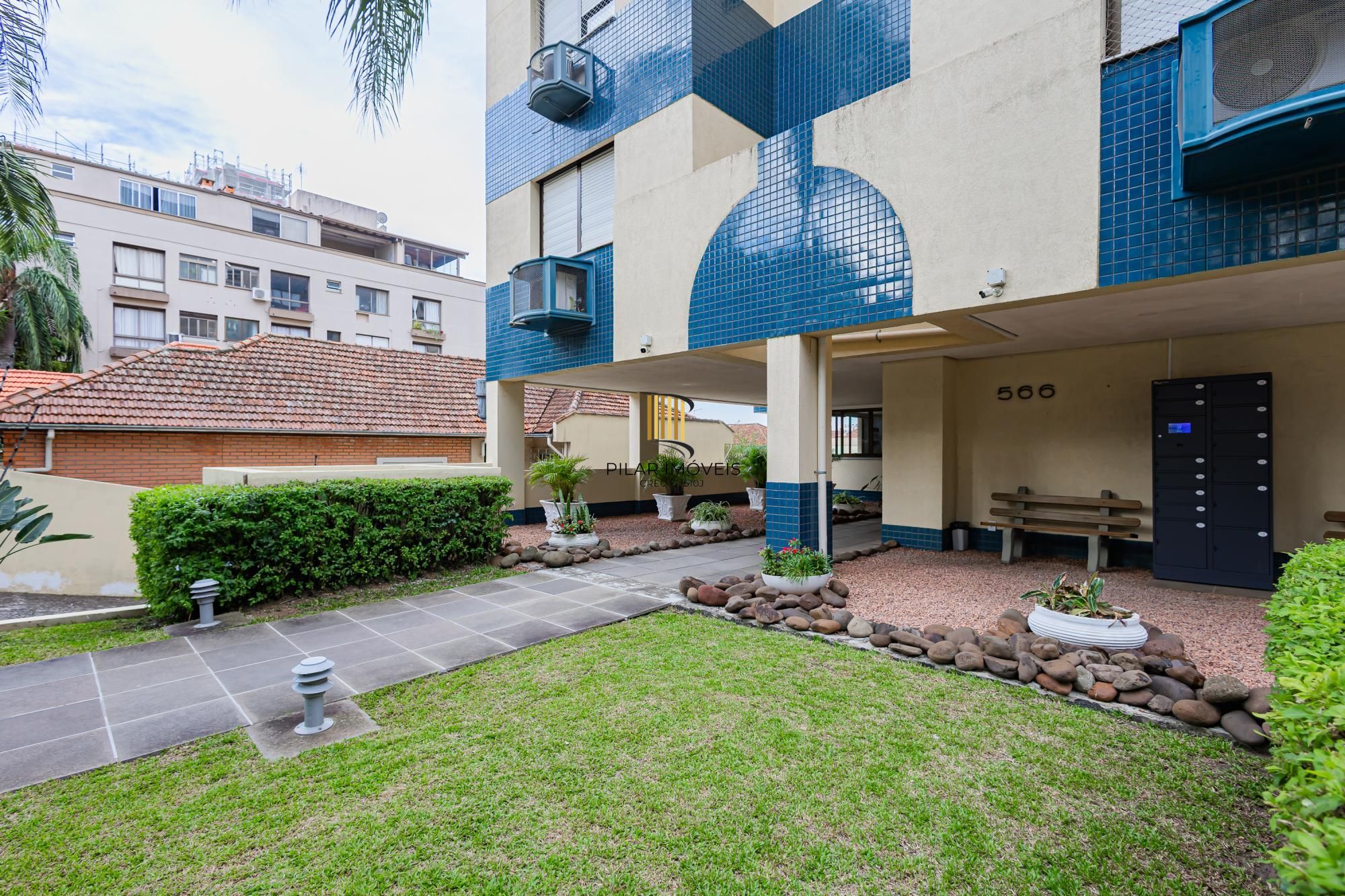 Colinas Garden Apartamento de 2 Dormitórios com Suíte e 2 Vagas no Bairro Passo d'Areia