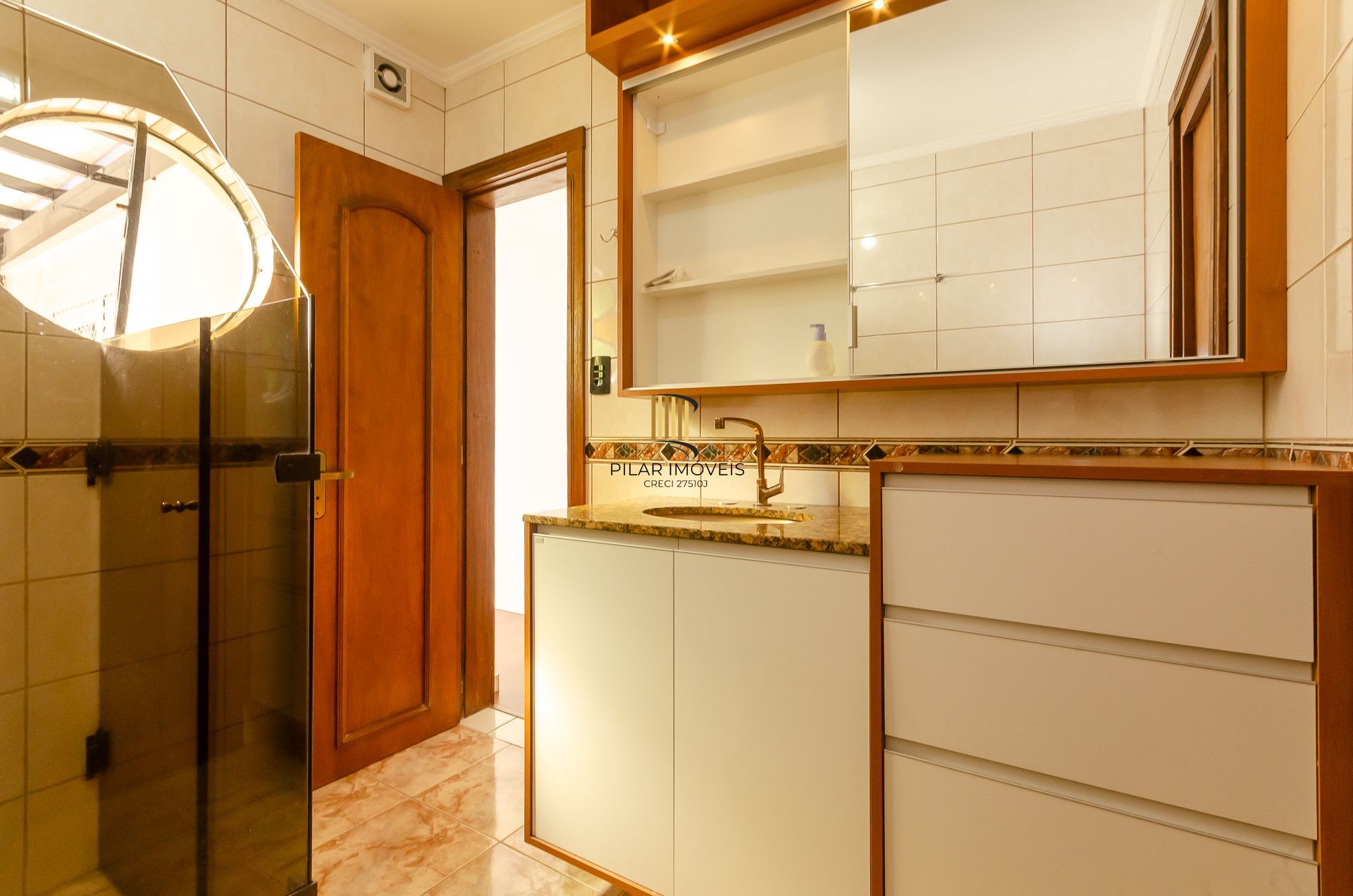 Casa no Bairro Glória - 4 dormitórios