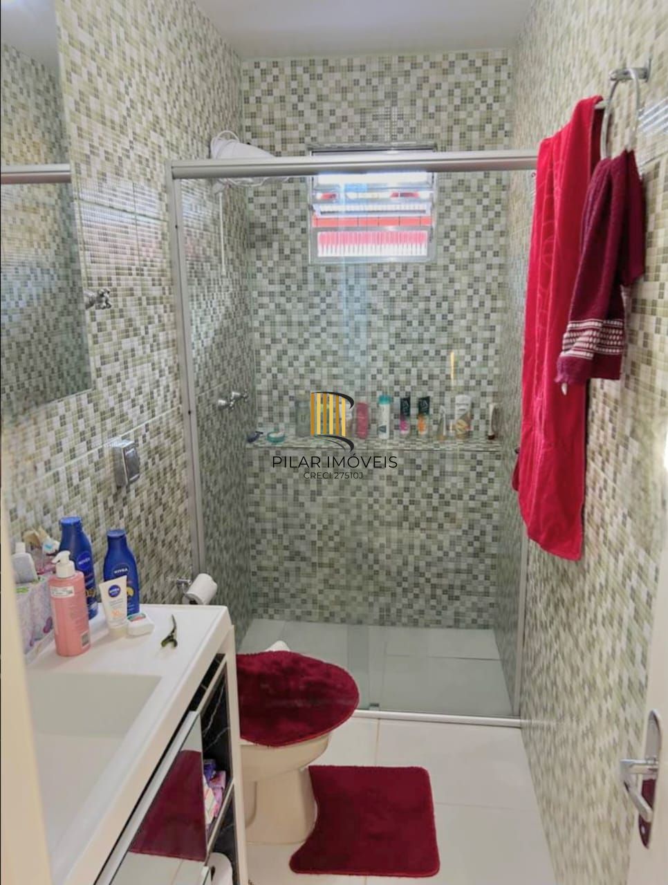 Casa a venda com 3 dormitórios no Centro de Guaíba.