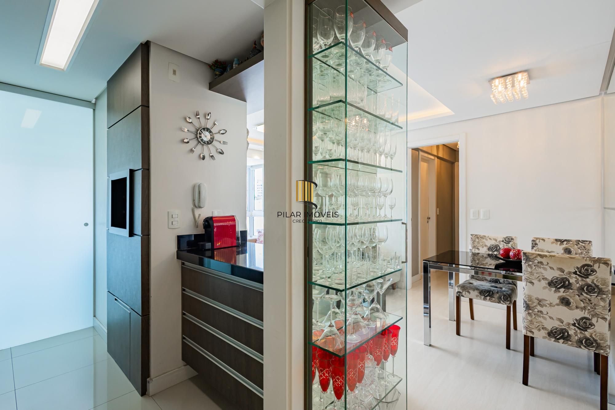 Apartamento Higienópolis de 2 Dormitórios com Suíte e Duas Vagas