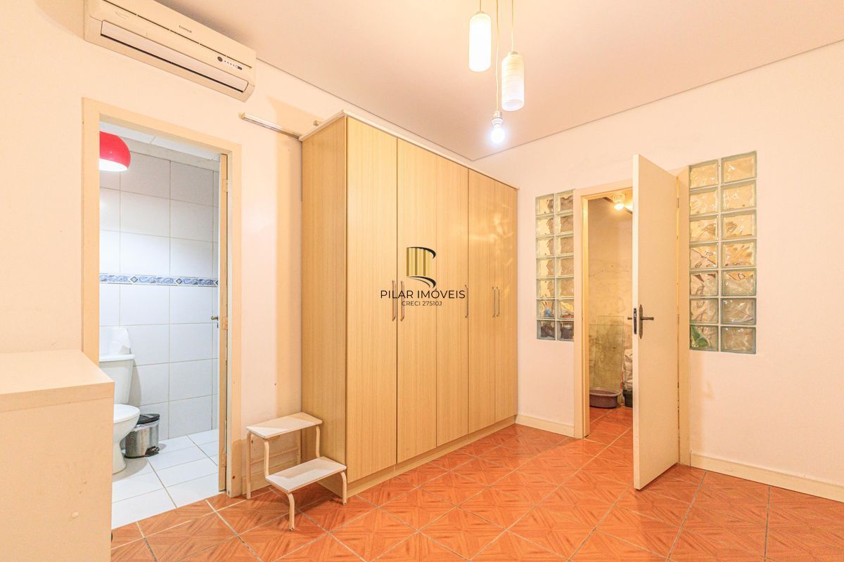 Casa 4 dormitórios Petrópolis