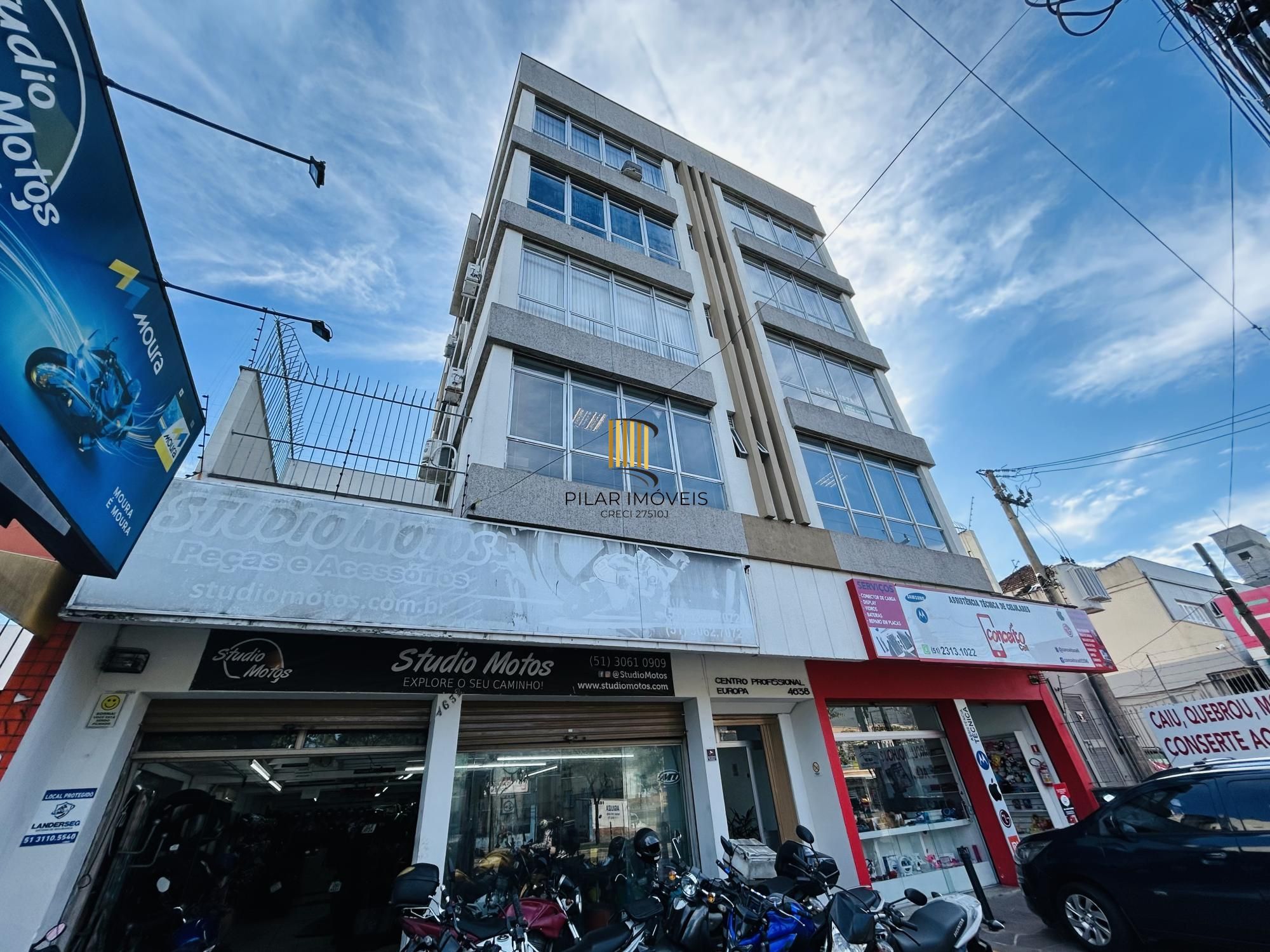 Sala Comercial 1 dormitório no bairro Três Figueiras