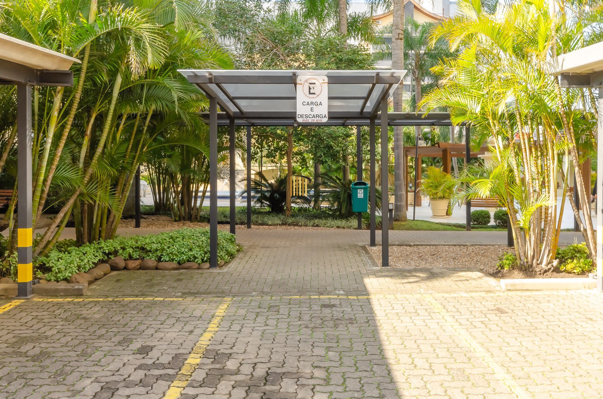 Santa Barbára Apartamento mobiliado de 3 dormitórios no bairro Passo da Areia