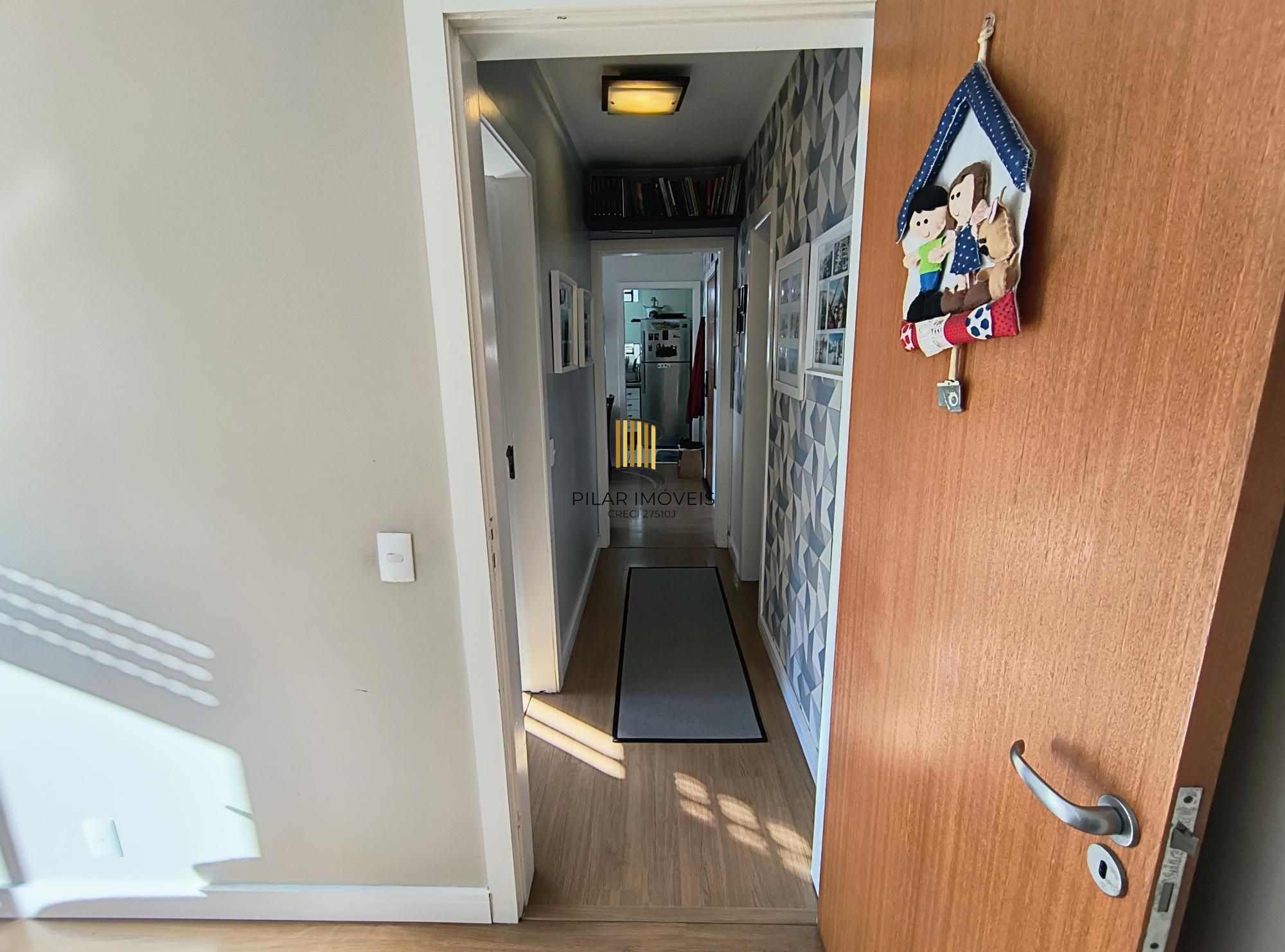 Apartamento 2 dormitórios com 2 vagas no bairro Nonoai