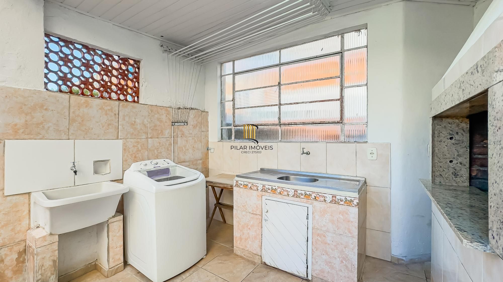Apartamento garden 2 dormitórios com suíte e 1 vaga no bairro Jardim do Salso