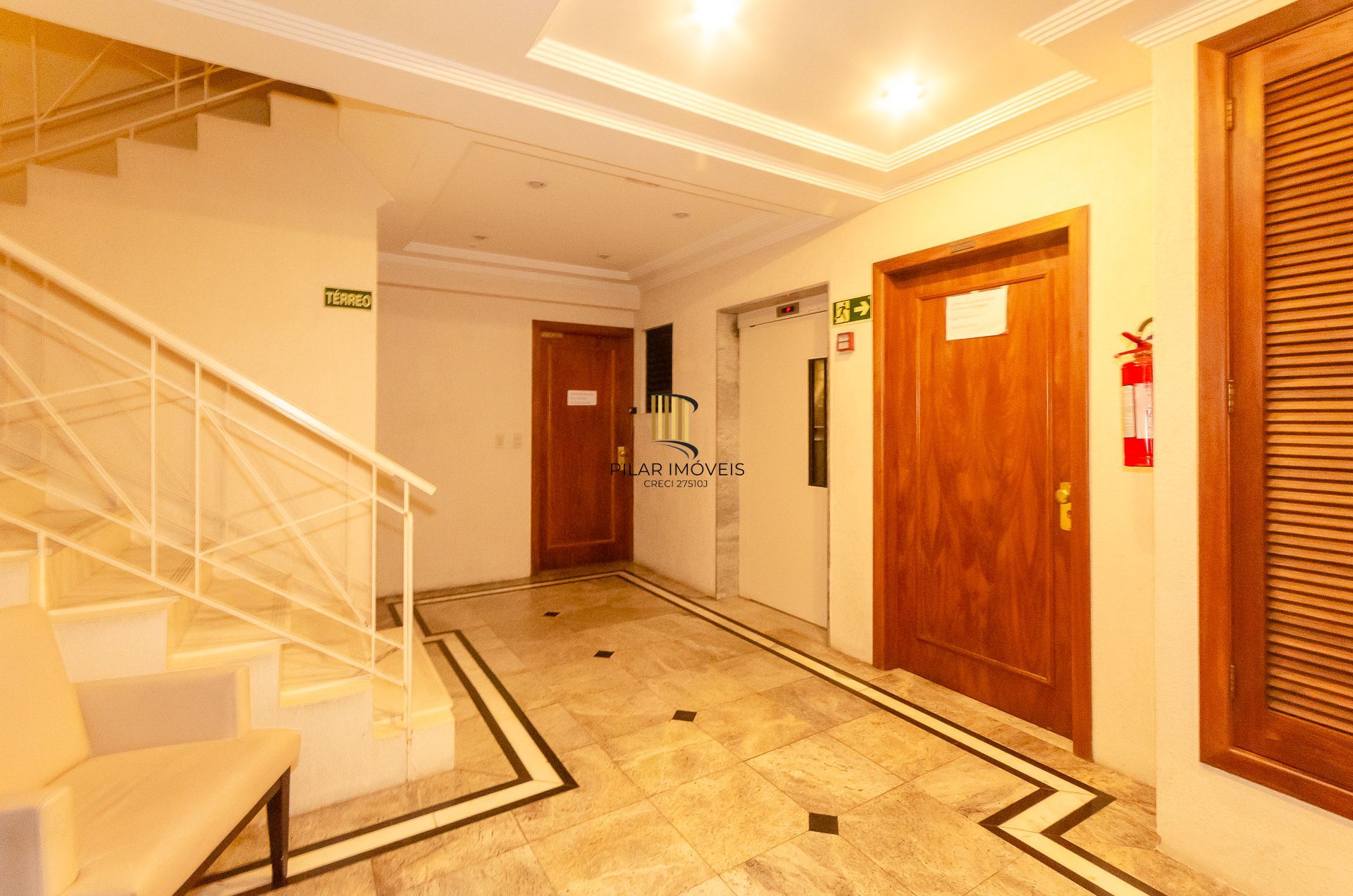 Edifício Luciana - Apartamento a venda com 2 dormitórios no Bairro Petrópolis