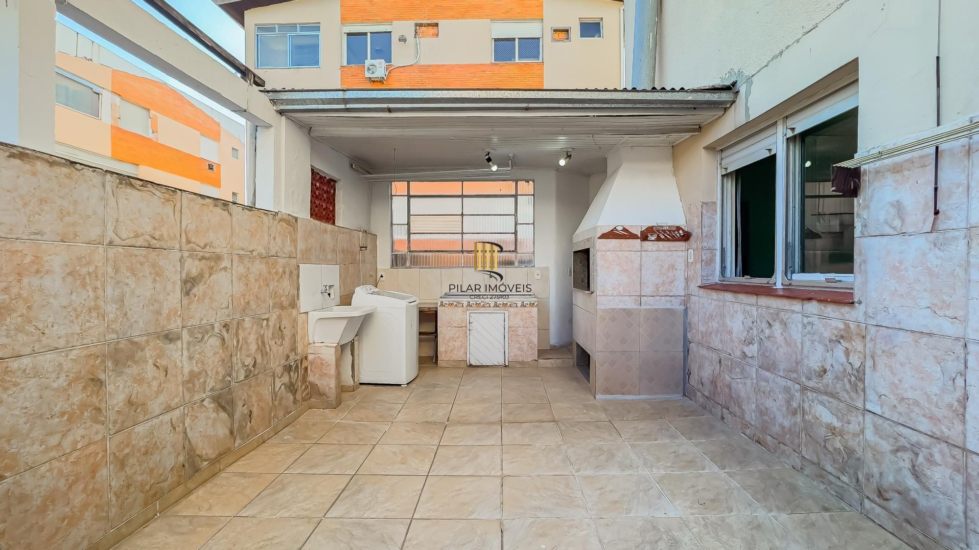 Apartamento garden 2 dormitórios com suíte e 1 vaga no bairro Jardim do Salso