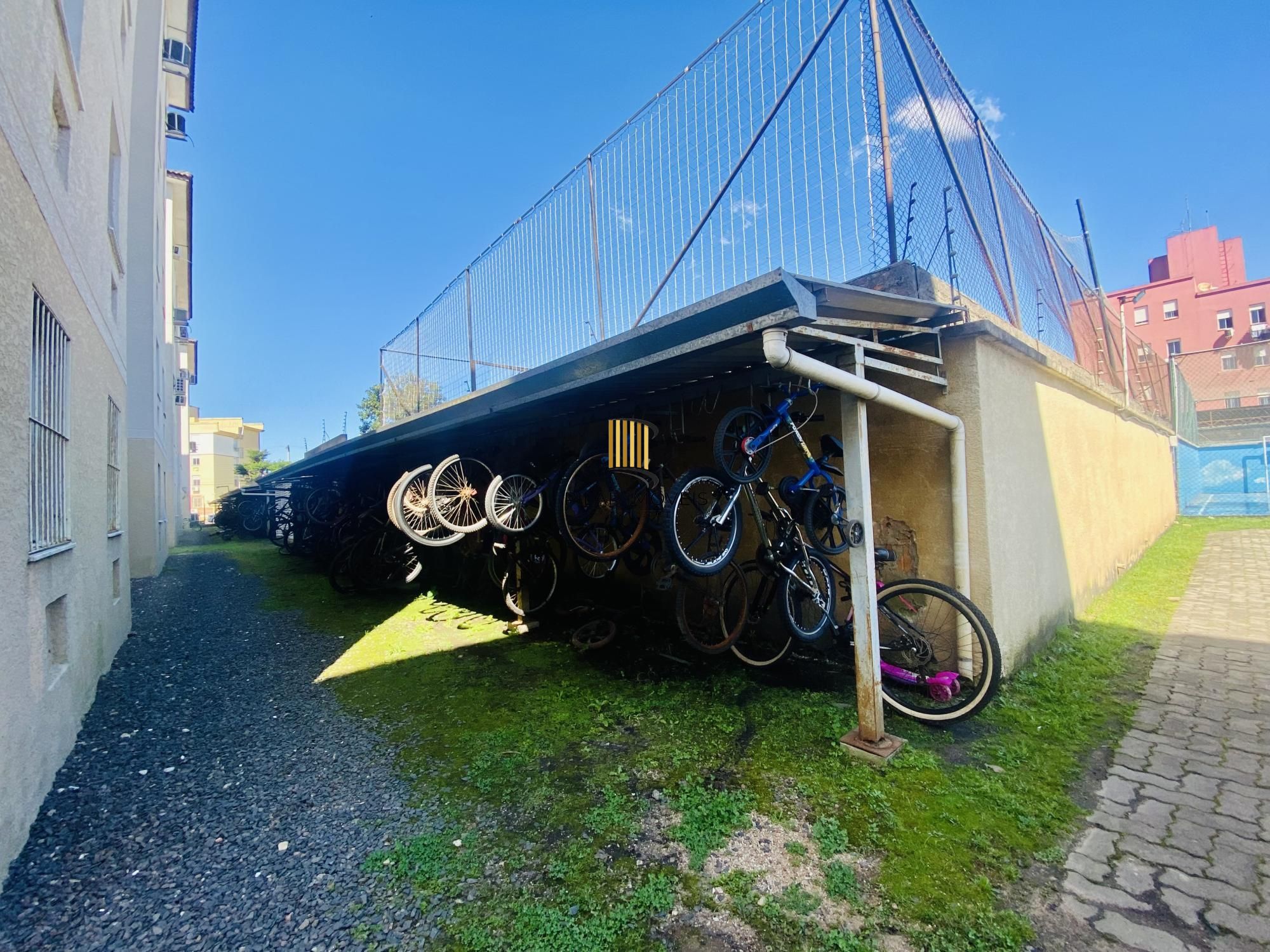 Apartamento de 2 dormitórios térreo no Sarandi