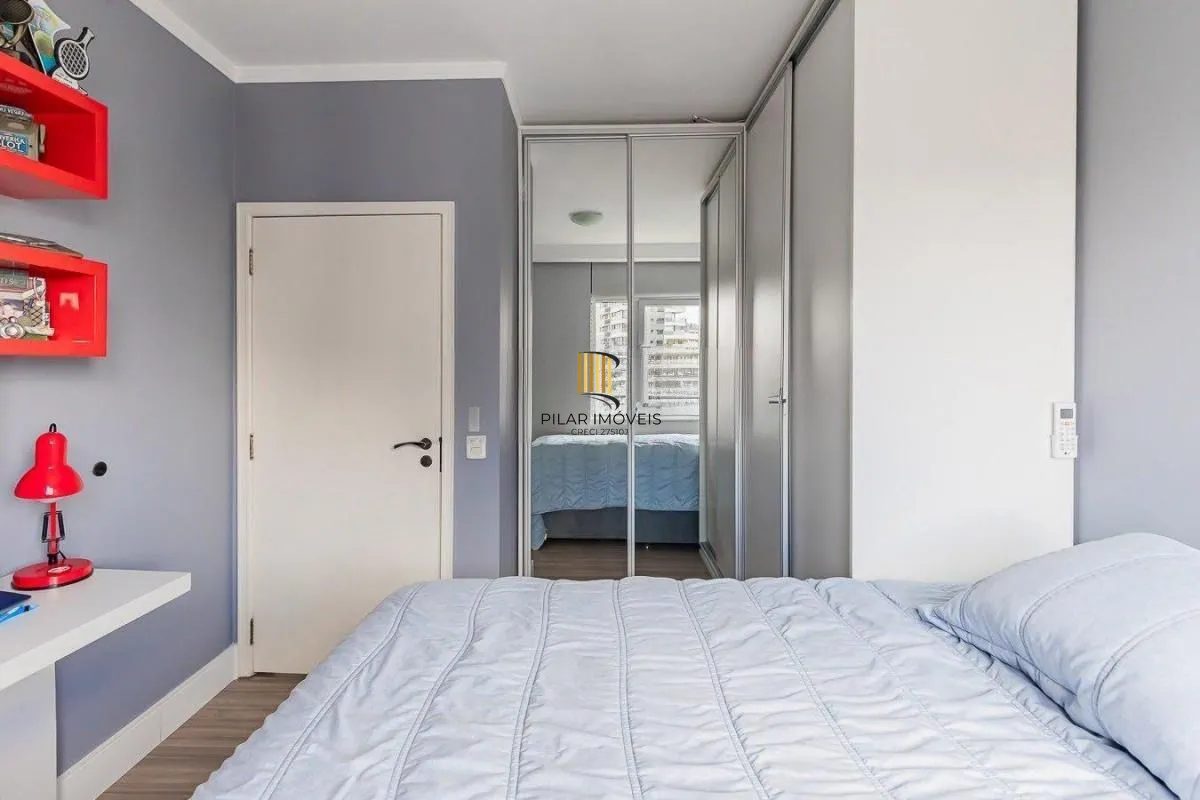 Apartamento de 3 dormitórios próximo ao Grêmio Náutico União