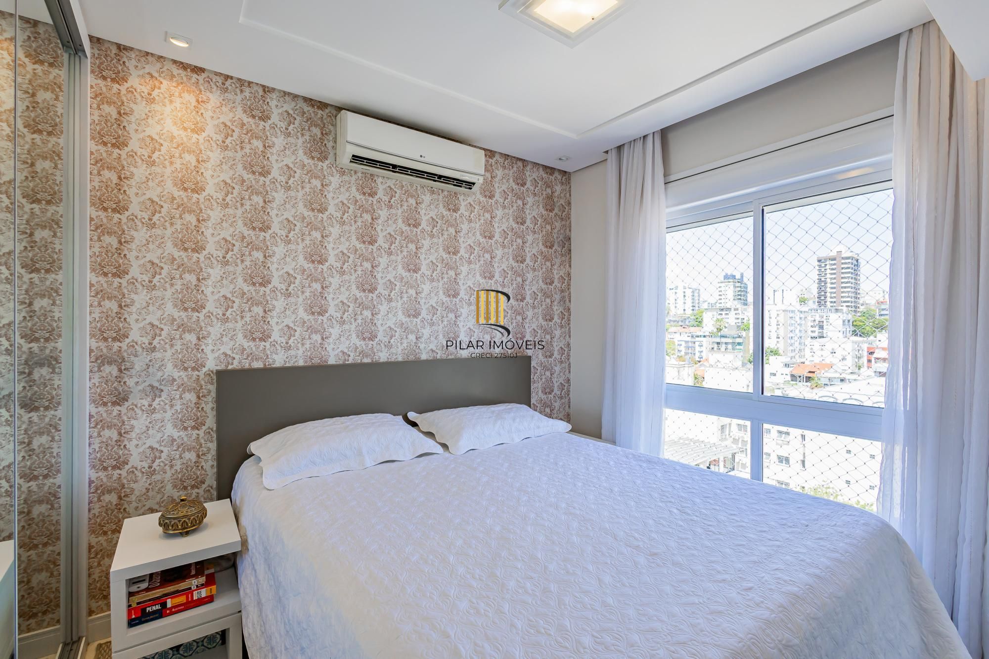 Apartamento Higienópolis de 2 Dormitórios com Suíte e Duas Vagas