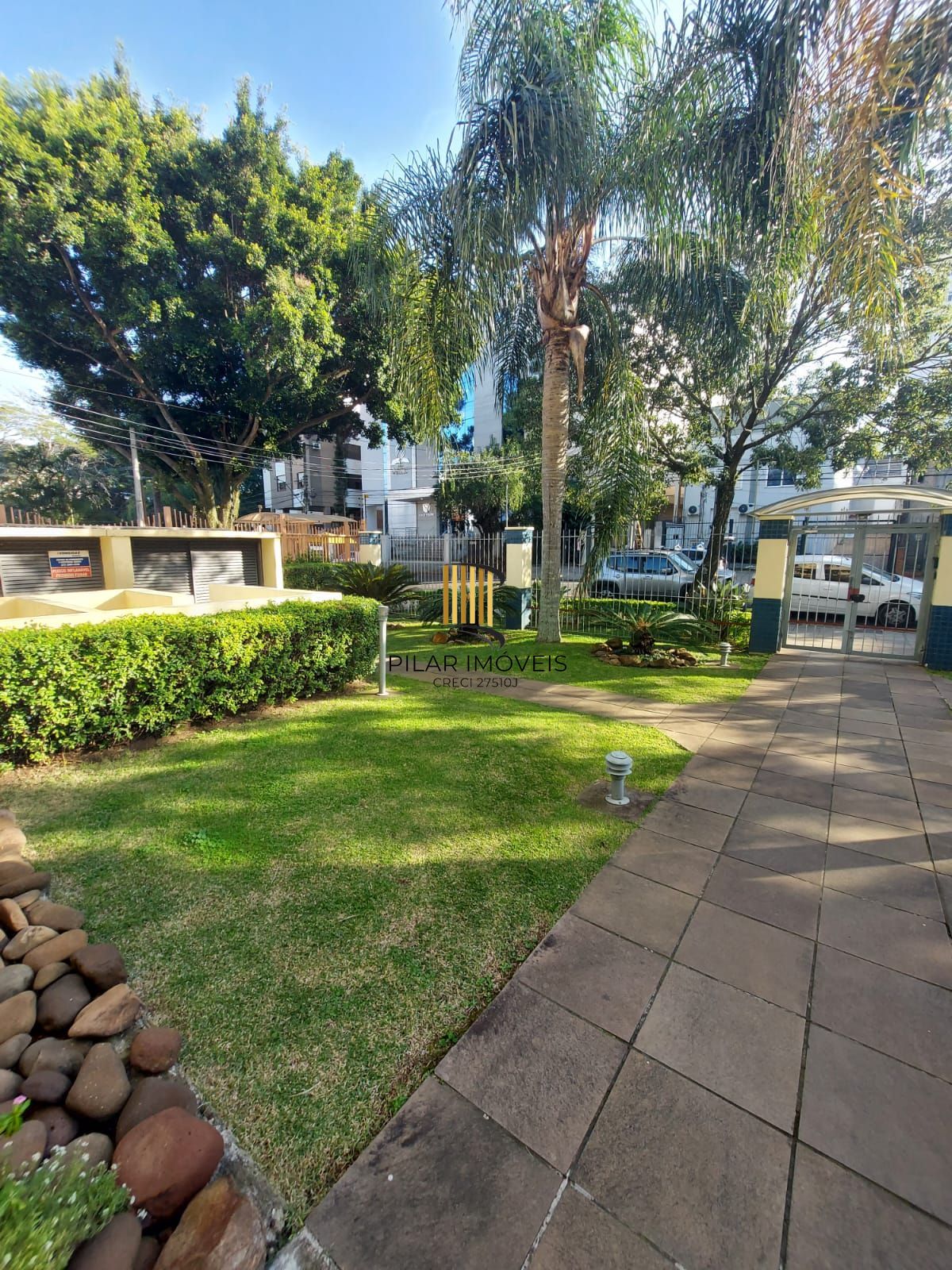 Colinas Garden Apartamento de 2 Dormitórios com Suíte e 2 Vagas no Bairro Passo d'Areia